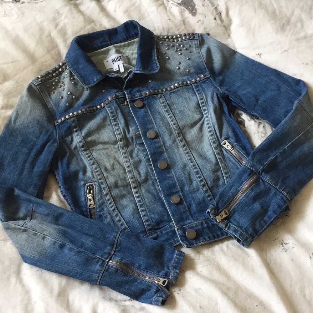 ▪️PAIGE Studded Denim Jacket